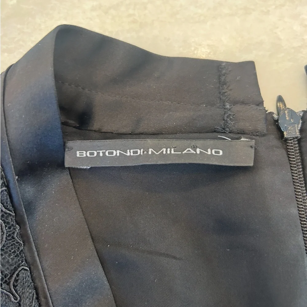 Botondi Milano Lace Dress - Picture 2 of 9